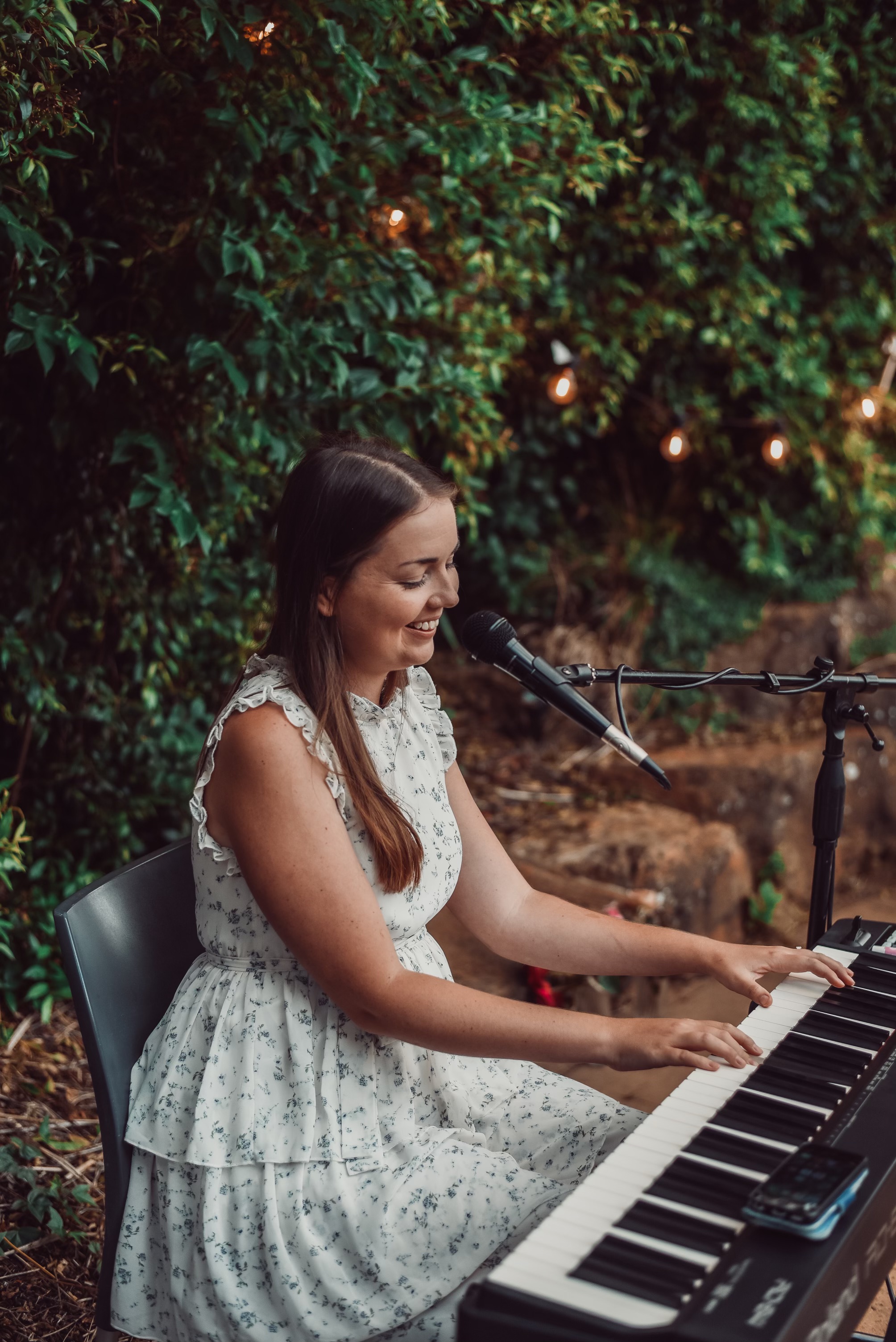 Elizabeth Rae, pianist and singer solo in Toowoomba, photo 2