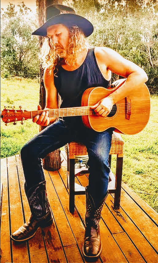 Coastal Dave, guitarist in Tweed Shire Council, photo 2