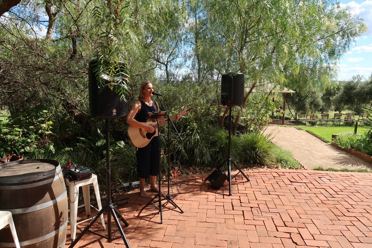 Stephanie Townsend, singer in Wagga Wagga, photo 3