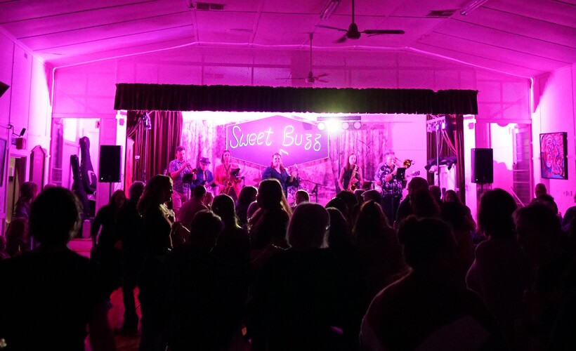 Sweet Buzz, cover band in Wangaratta, photo 3