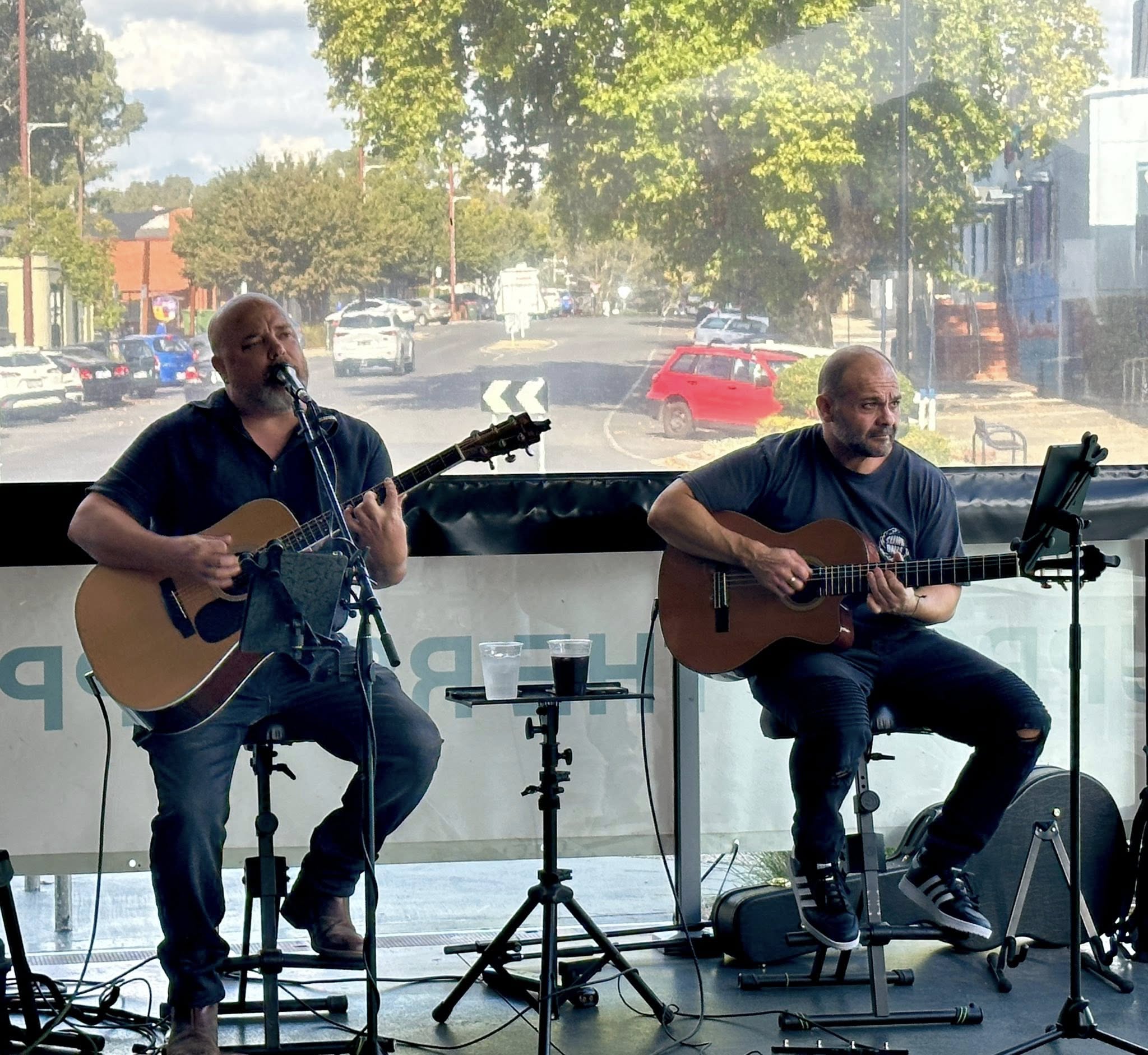Headline Entertainment, musical duo in Wodonga, photo 2
