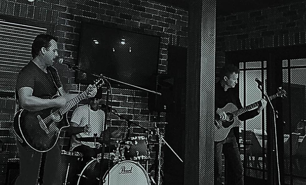 The Velvet Helmets, cover band in Wollongong, photo 2