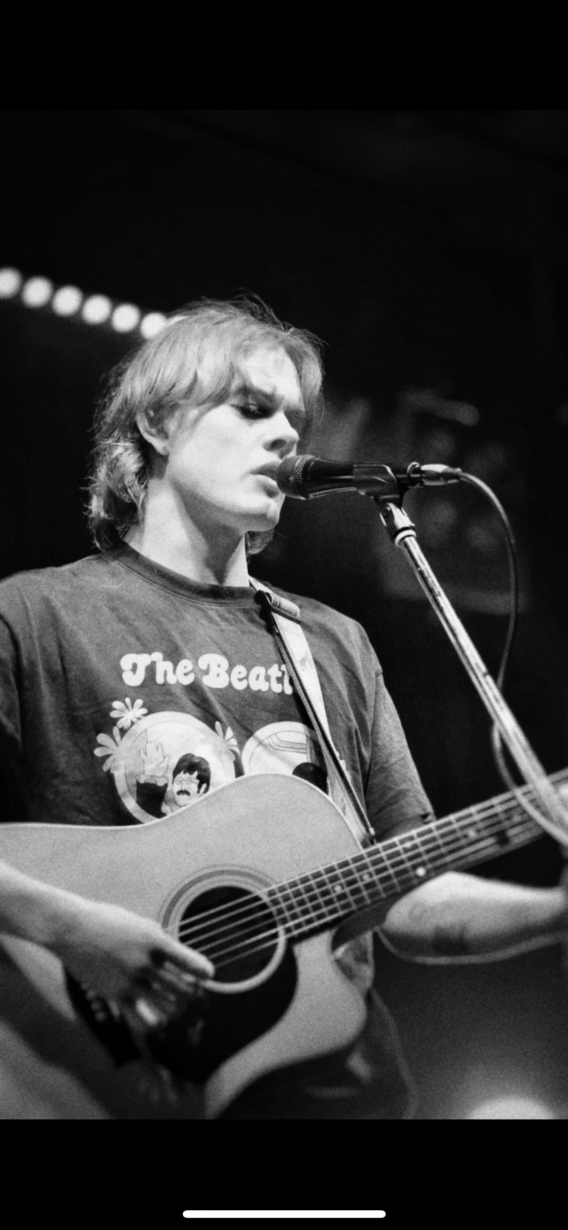 Kye Hallson, folk singer in Wollongong, photo 2