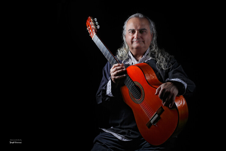Thomas Lorenzo, flamenco guitarist in Wollongong, photo 3