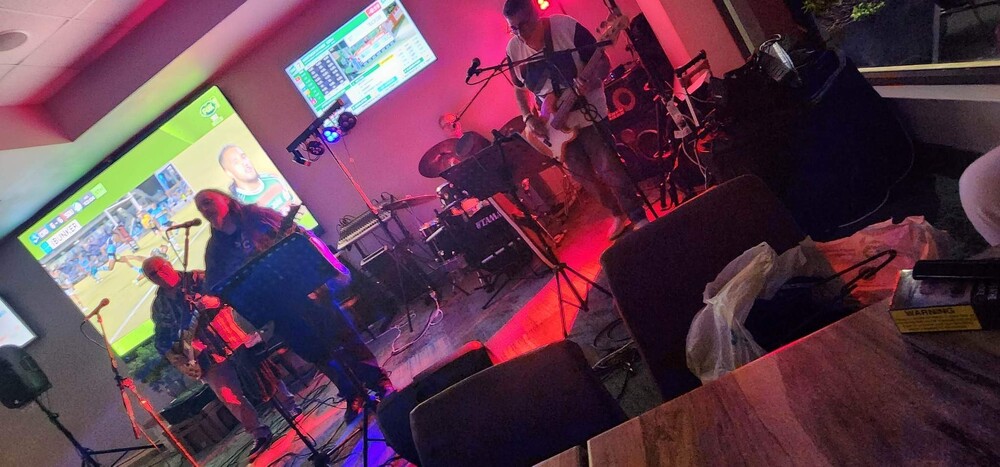 The Hired Guns, cover band in Wollongong, photo 3