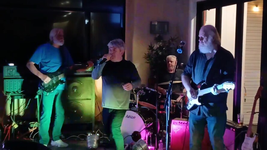 Timeless Rewind, cover band in Wollongong, photo 3