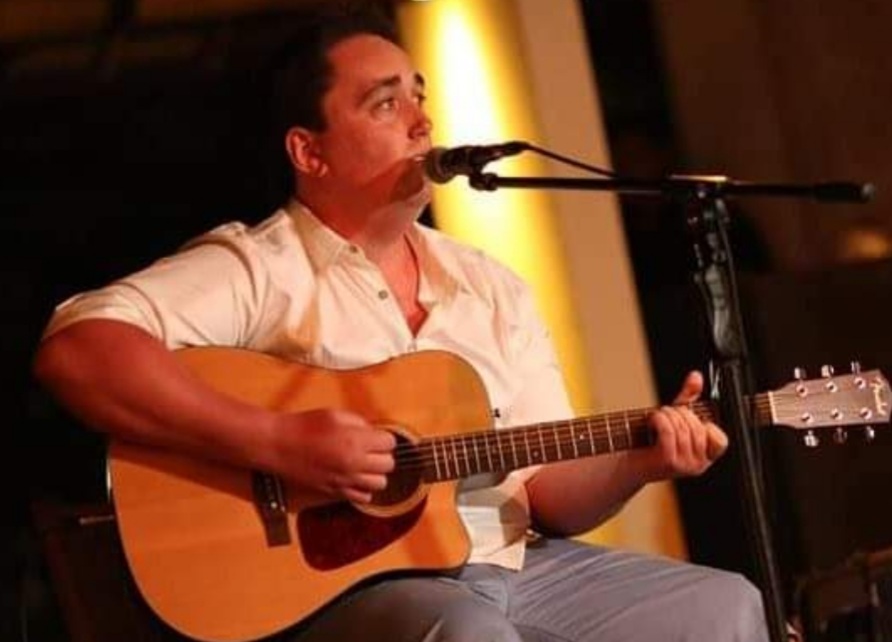 Rick Mackaway, singer in Wollongong, photo 2