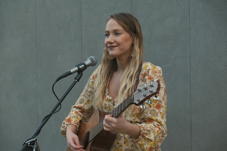 Juni Sounds, singer-songwriter in Yallingup, photo 3